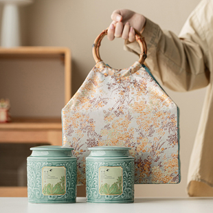 新中式国风刺绣茶叶罐竹节陶瓷手提包大容量复古布艺圆筒包储存罐