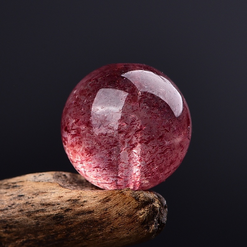 天然收藏级鸽血红草莓晶