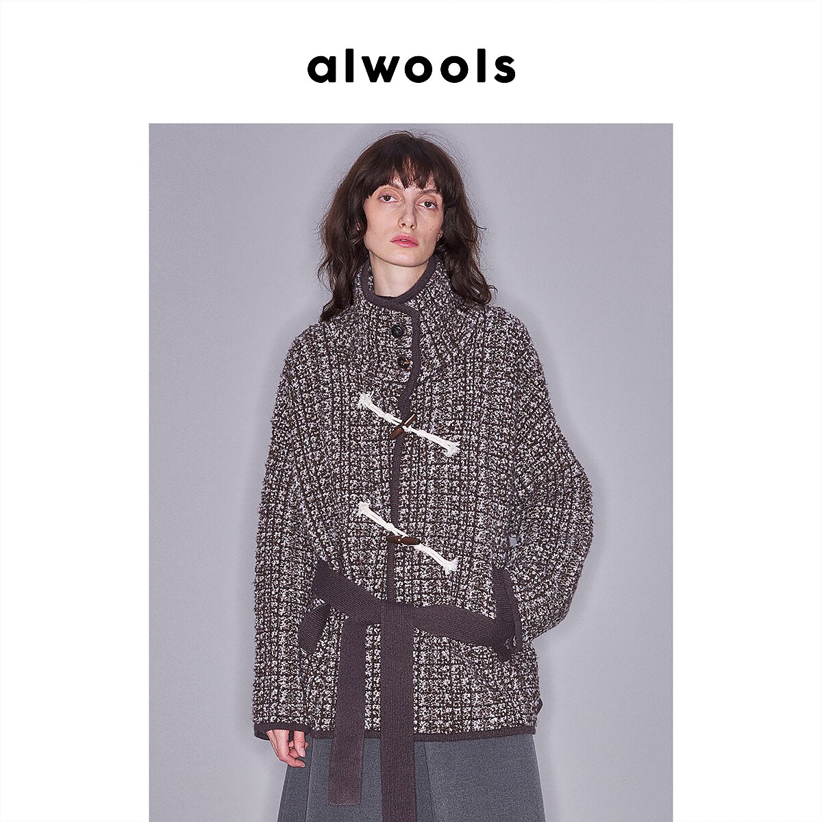 ALWOOLS秋冬新品夹花格纹廓形橄榄扣针织系带外套