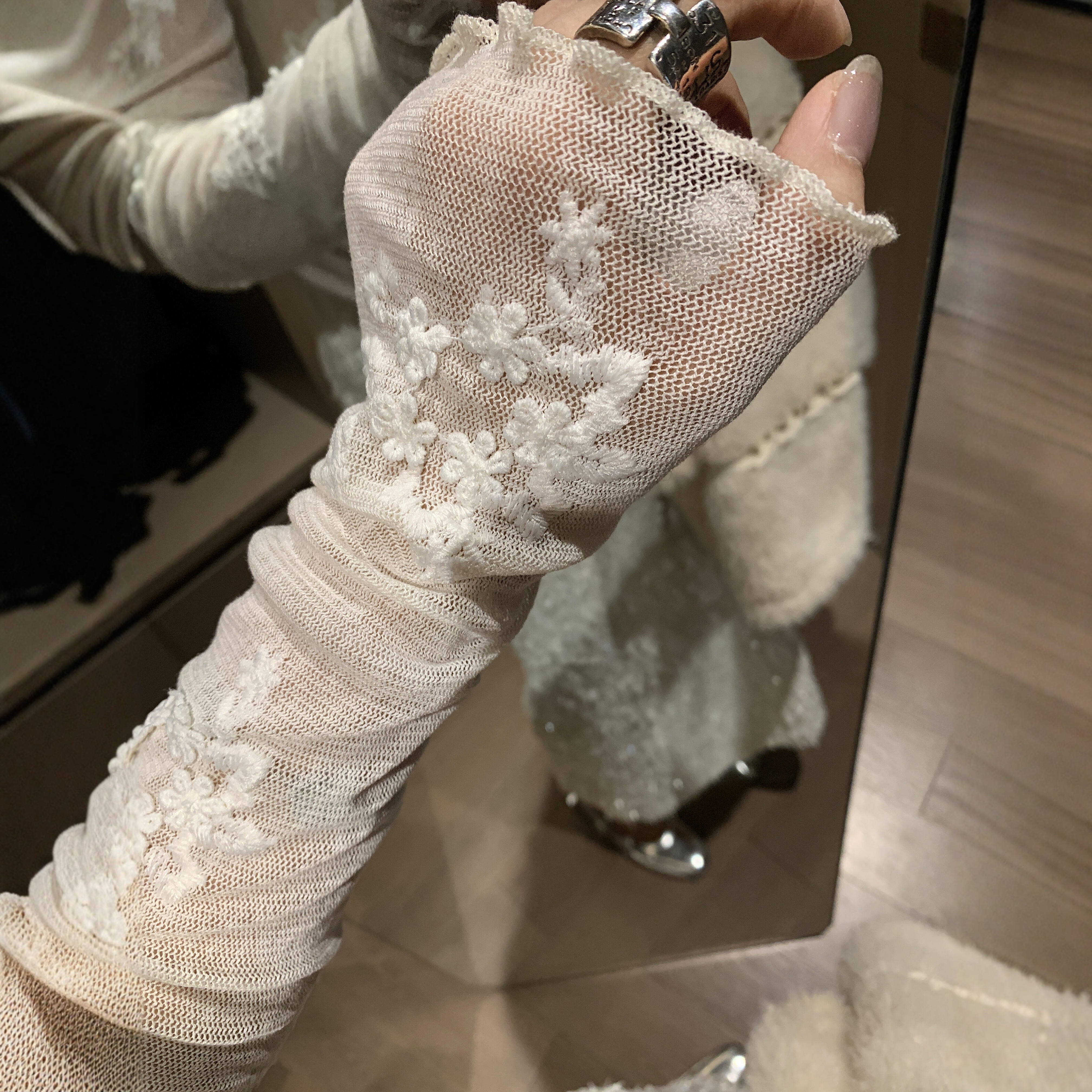 绝美蕾丝内搭可外穿打底衫高级感图片
