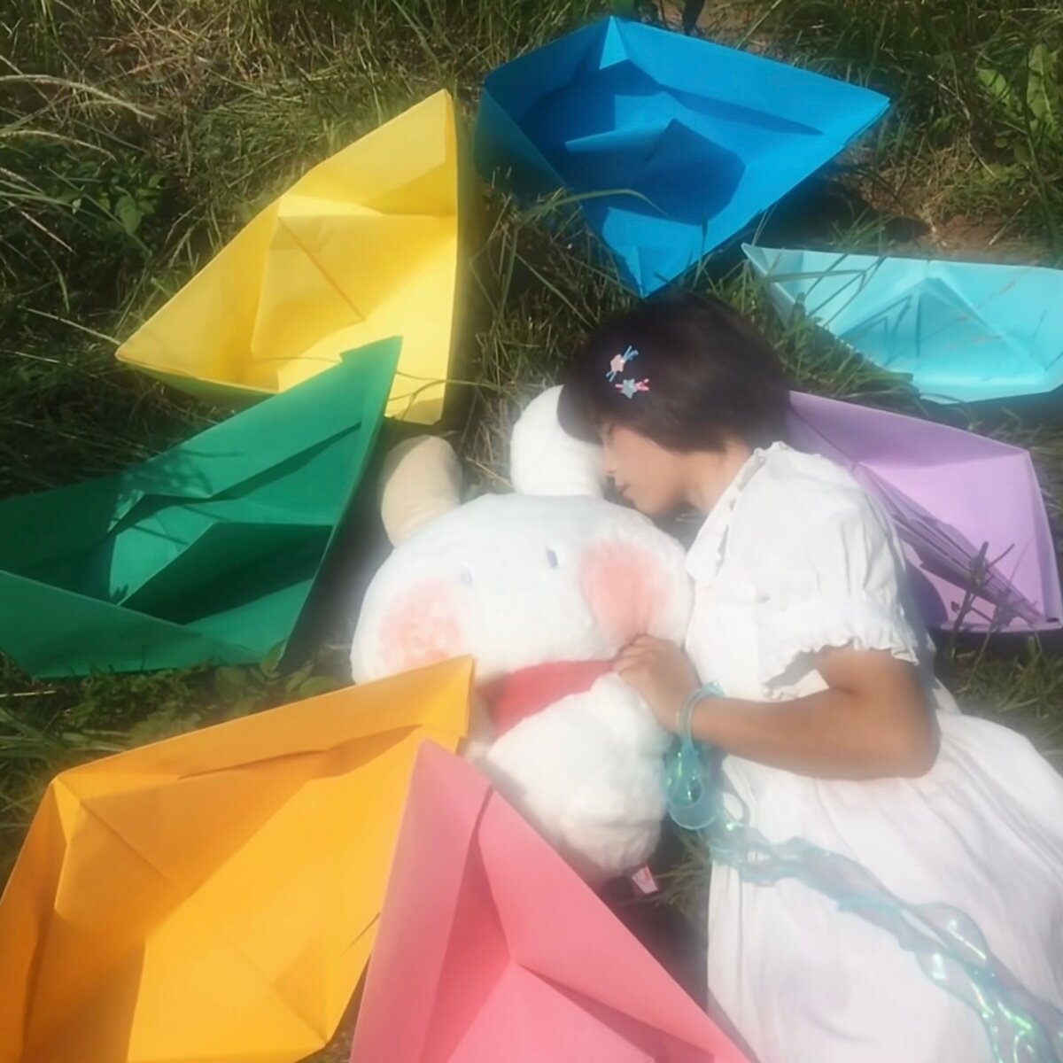 梦核彩色纸船超大拍照道具氛围感少女写真草地出片神器手工折纸