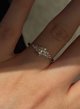 S925纯银莫桑石雪花钻戒小众轻奢高级感精致锆石细圈闪钻戒指指环