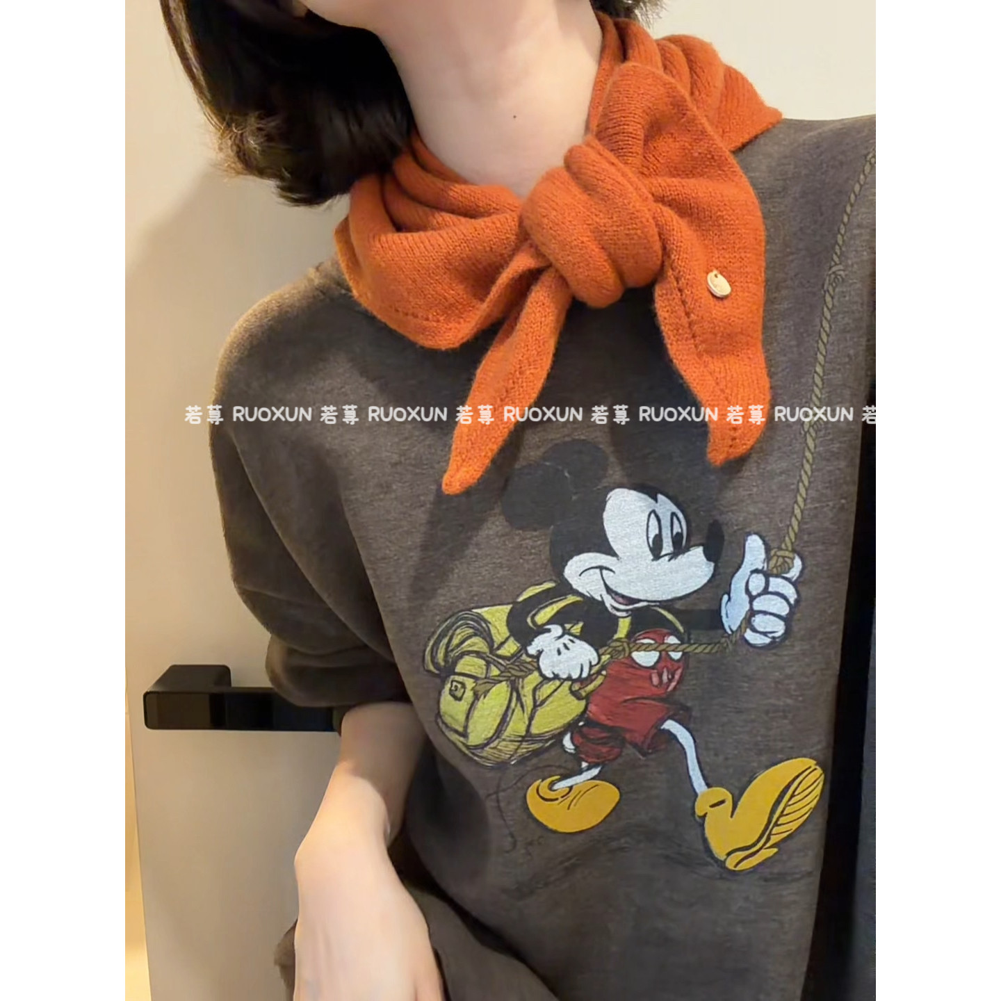 RuoXun冬100羊毛保暖围脖百搭穿孔交叉围巾纯色不挑人三角巾配饰