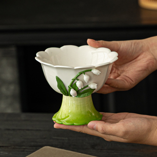 手绘铃兰水果盘2025新款陶瓷糖果果盘茶几零食点心盘家用茶道配件