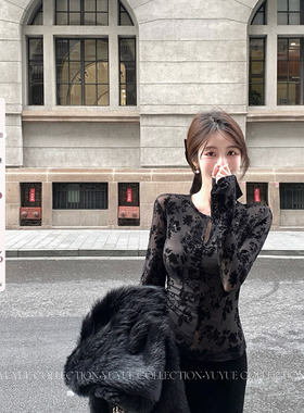 愉悦喻悦 黑色圆领打底长袖蕾丝T恤女春季气质收腰显瘦设计感上衣