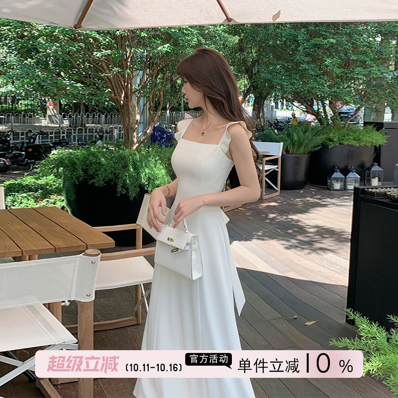 方领小飞袖收腰吊带连衣裙女
