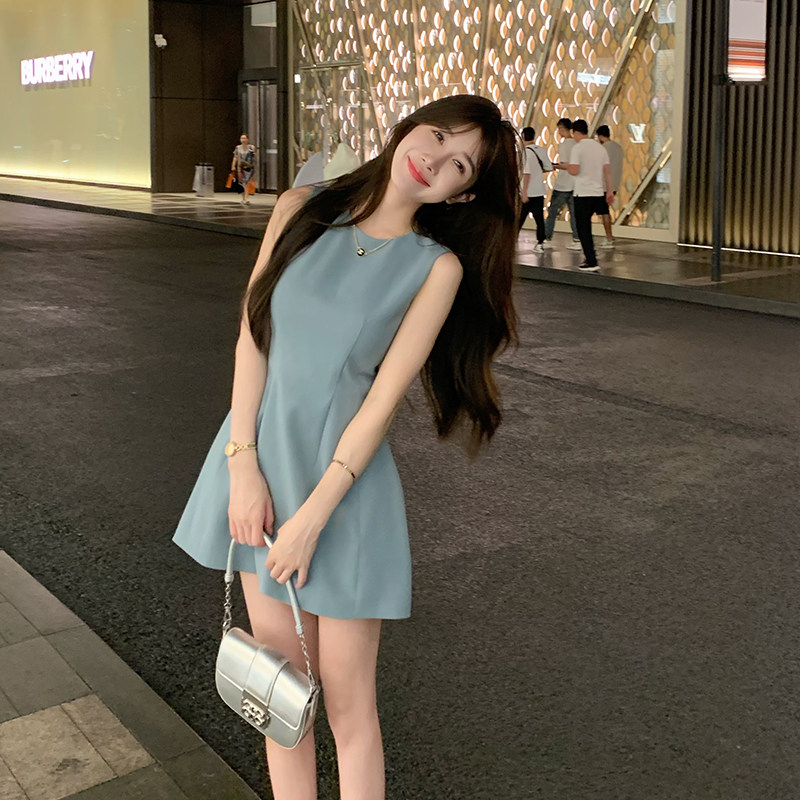 Yuyueer圆领收腰无袖背心连衣裙女夏季简约法式气质高级修身短裙