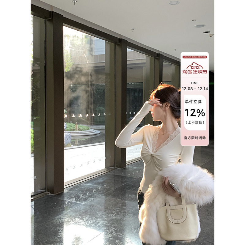 白色扭结蕾丝边长袖T恤女秋冬