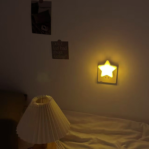 星星放光茫~小夜灯插电卧室床头护眼led节能灯光控感应起夜睡眠灯 - 封面
