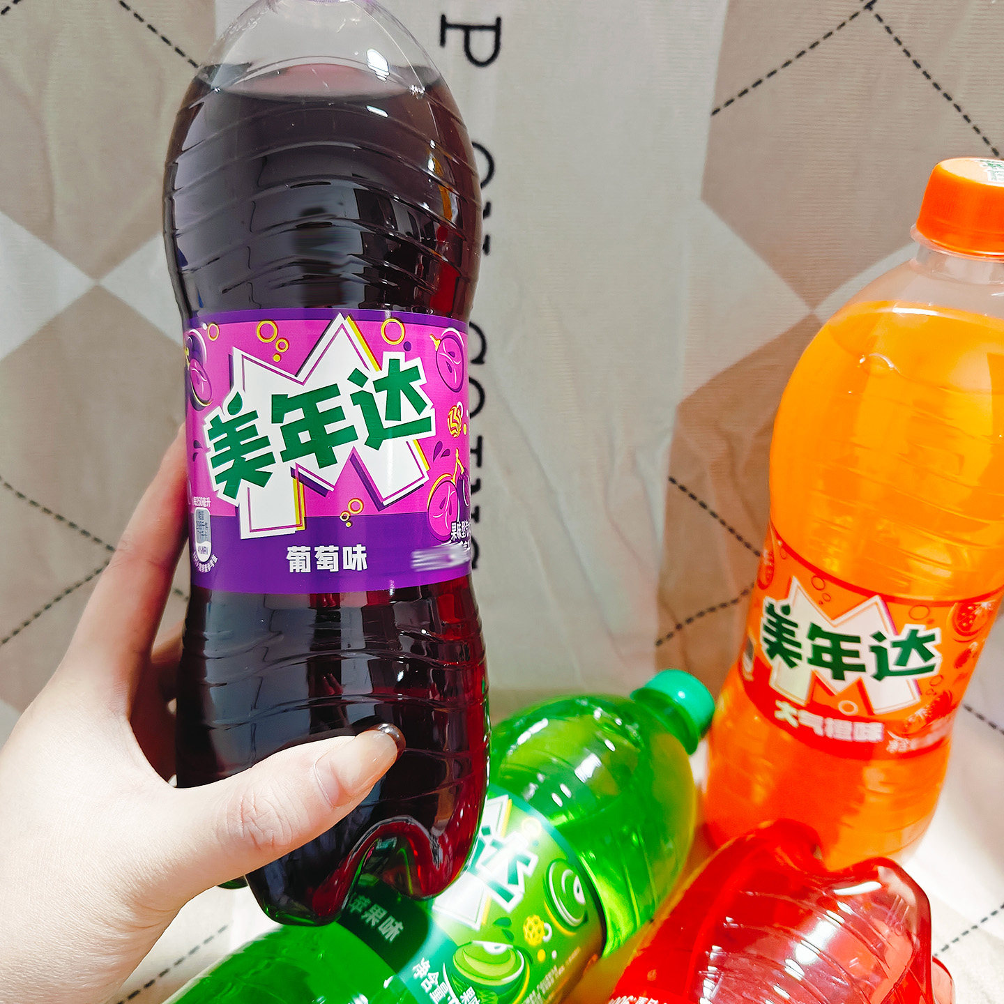 美年达多味果味型汽水饮料900ml