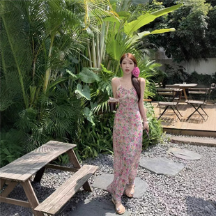 法式性感粉色碎花吊带连衣裙女夏天收腰包臀裙子海边度假气质长裙