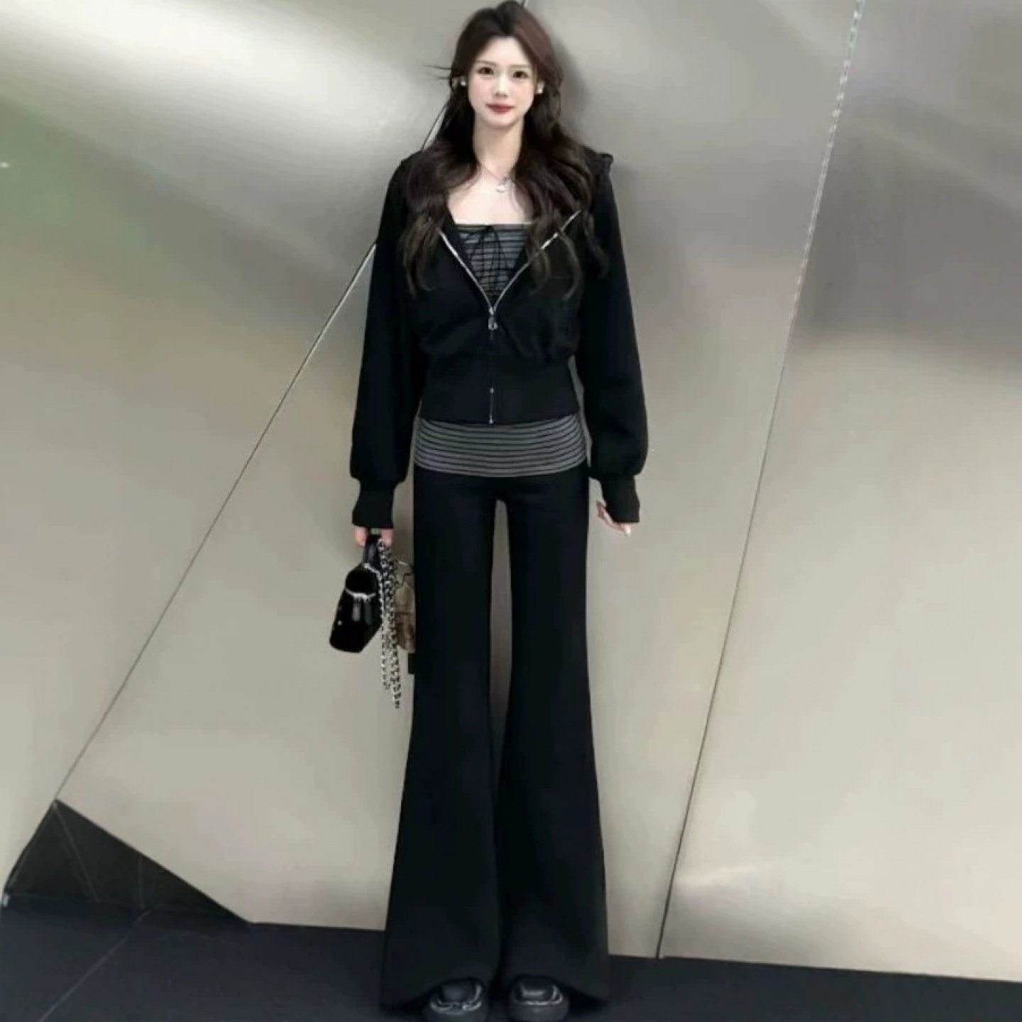 白色正肩修身卫衣女55