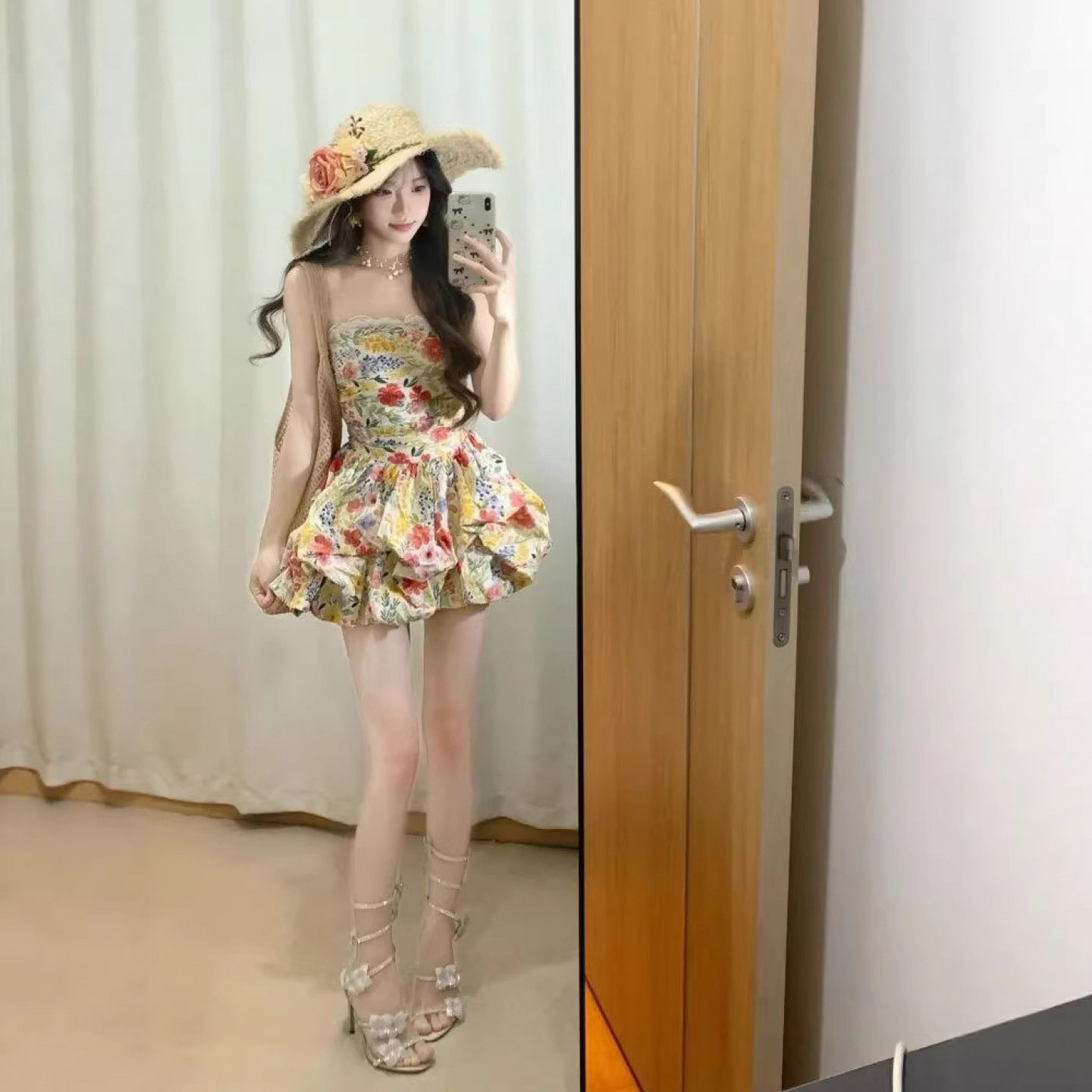 甜辣妹掐腰花苞吊带裙