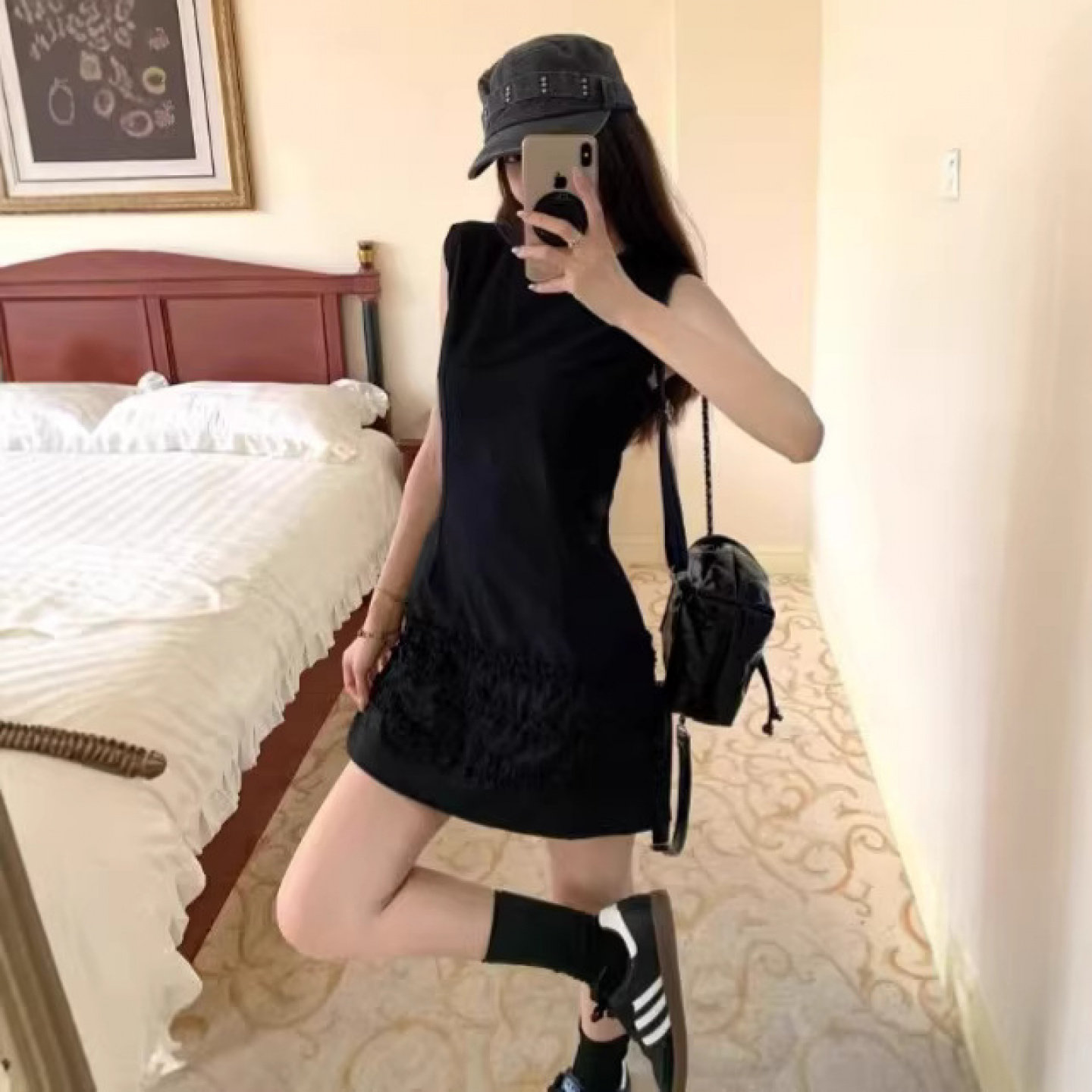 小众木耳边收腰杏色连衣裙
