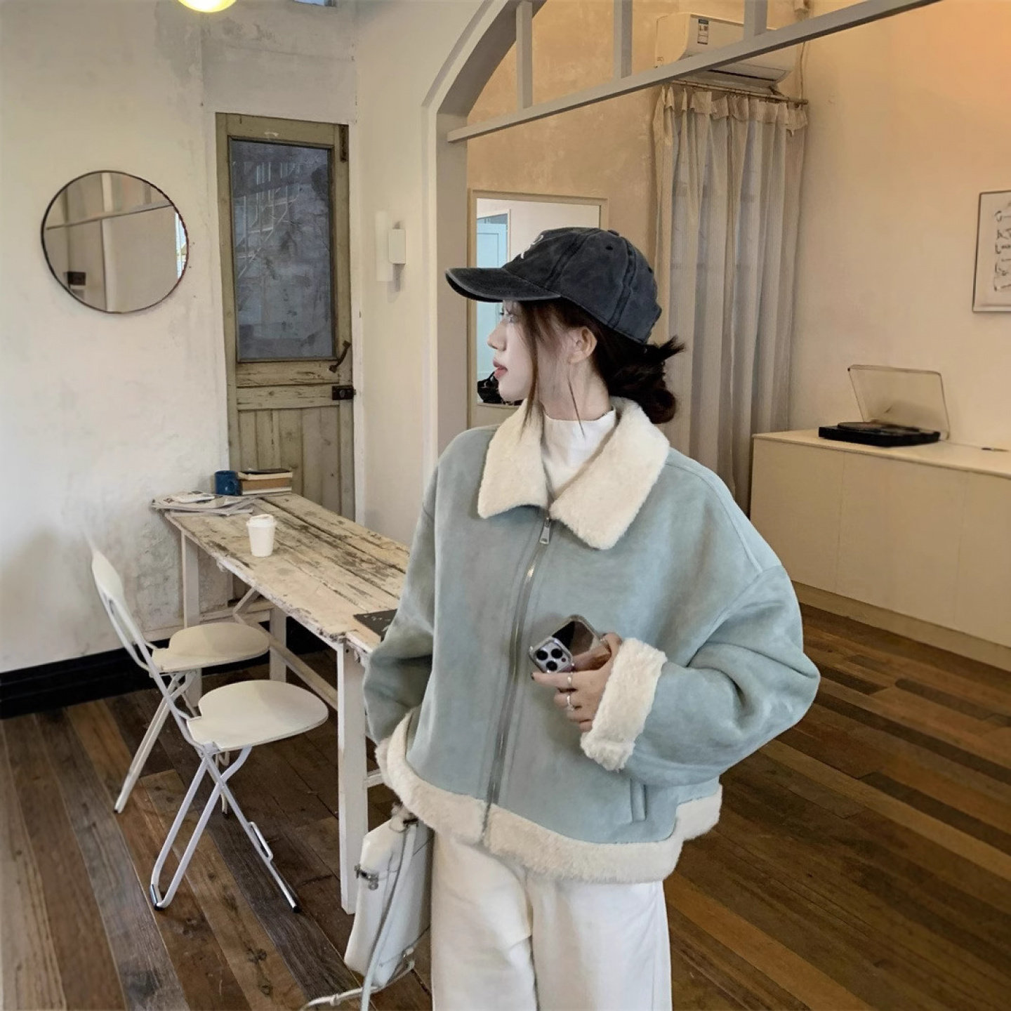 韩系浅蓝羊羔毛短外套