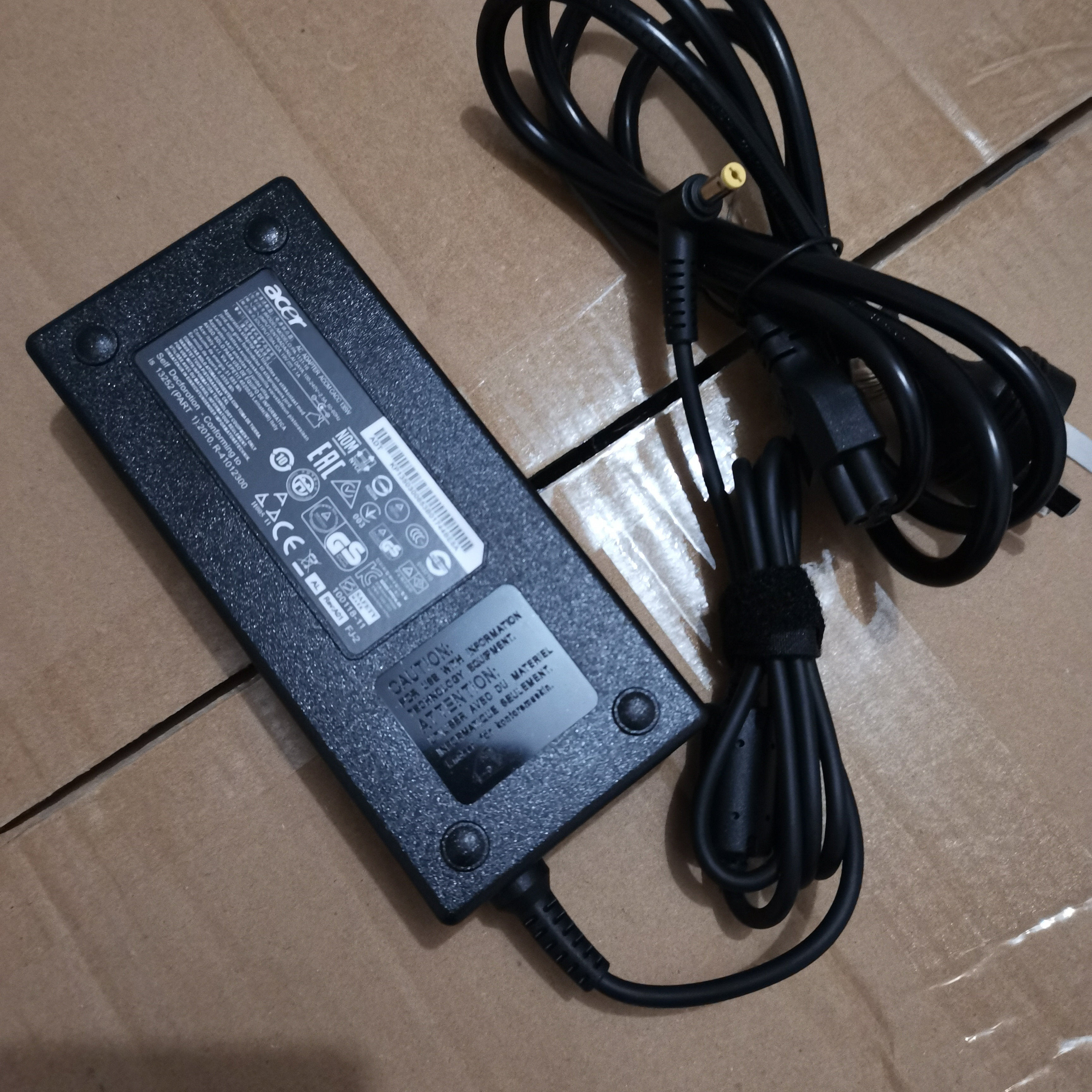 宏基ACER ADP-135KB T 极米H1投影仪 VN7电源适配器19V 7.1A
