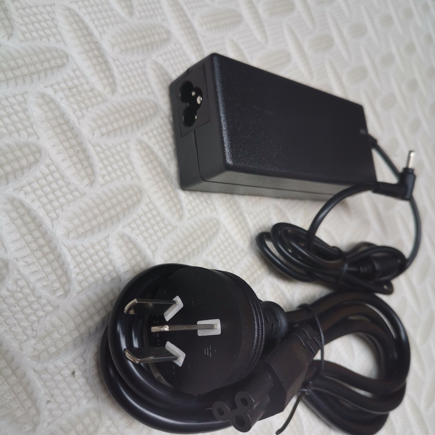 适用于宏基蜂鸟笔记本电脑s40充电器19V2.37A电源适配器45W
