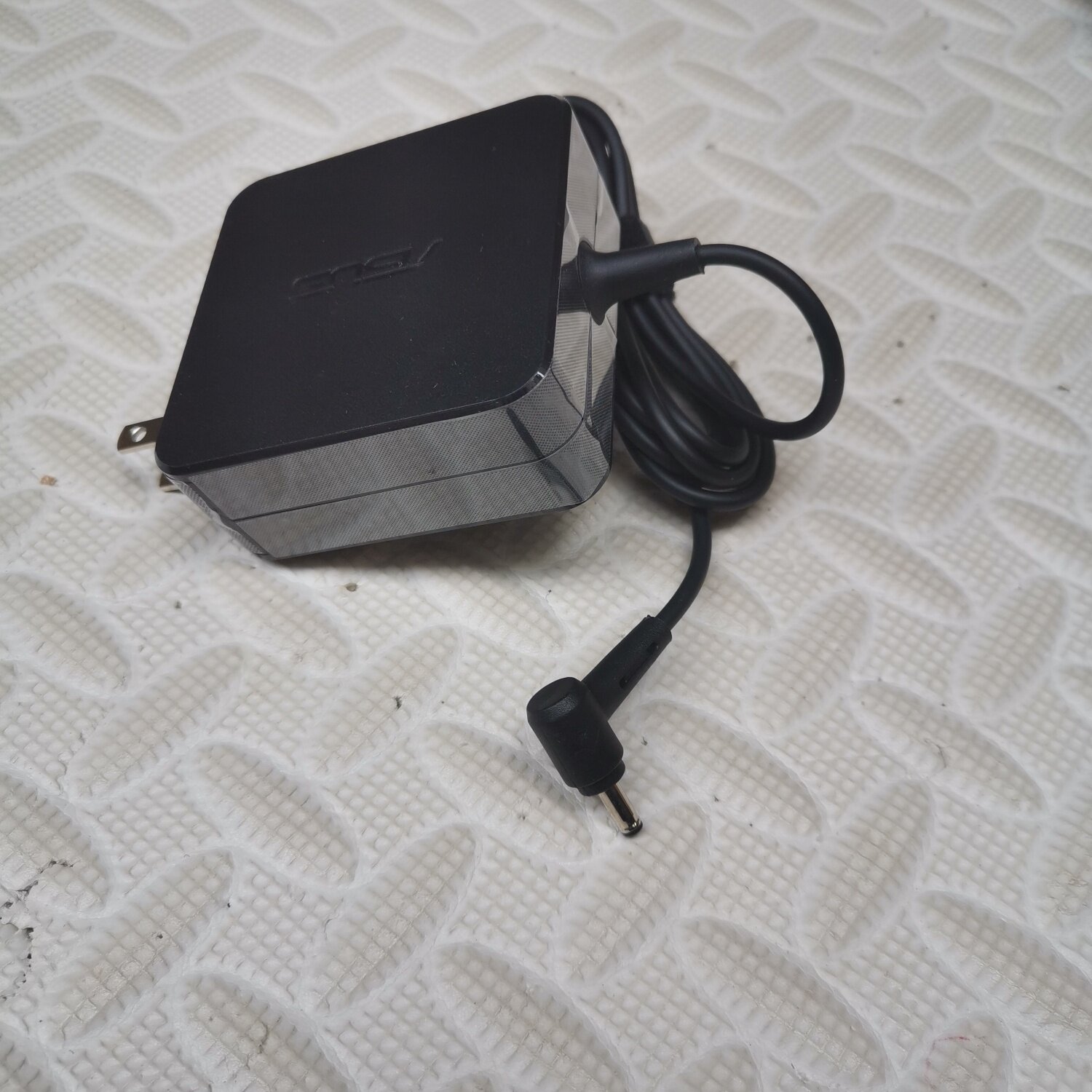 适用飞利浦234E5Q 276E6E 237E4Q 233E4Q显示器电源适配19V2.37A