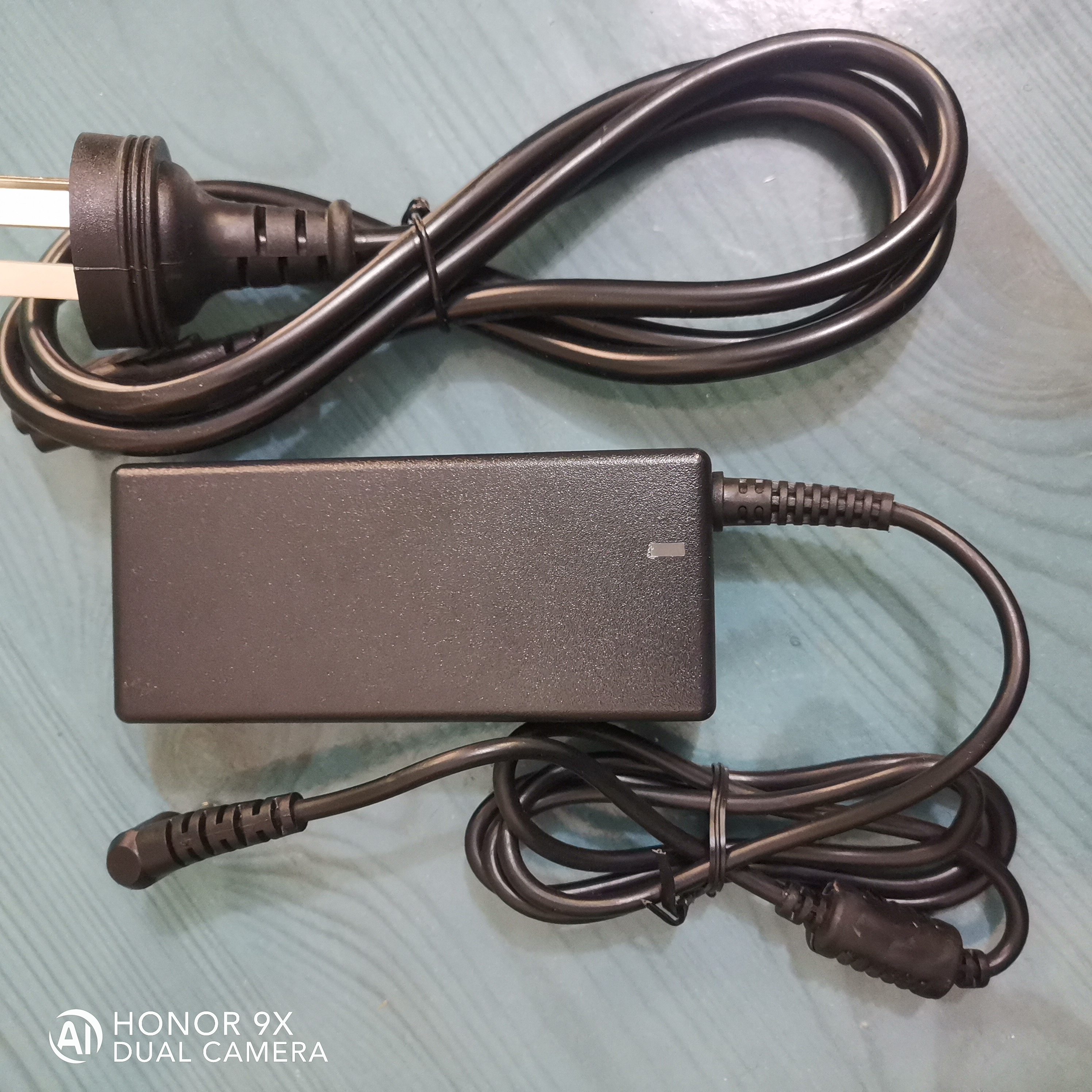 适用LG 24mp57hq 22EA63VB显示器电源适配器19V1.3A/1.2A电源线