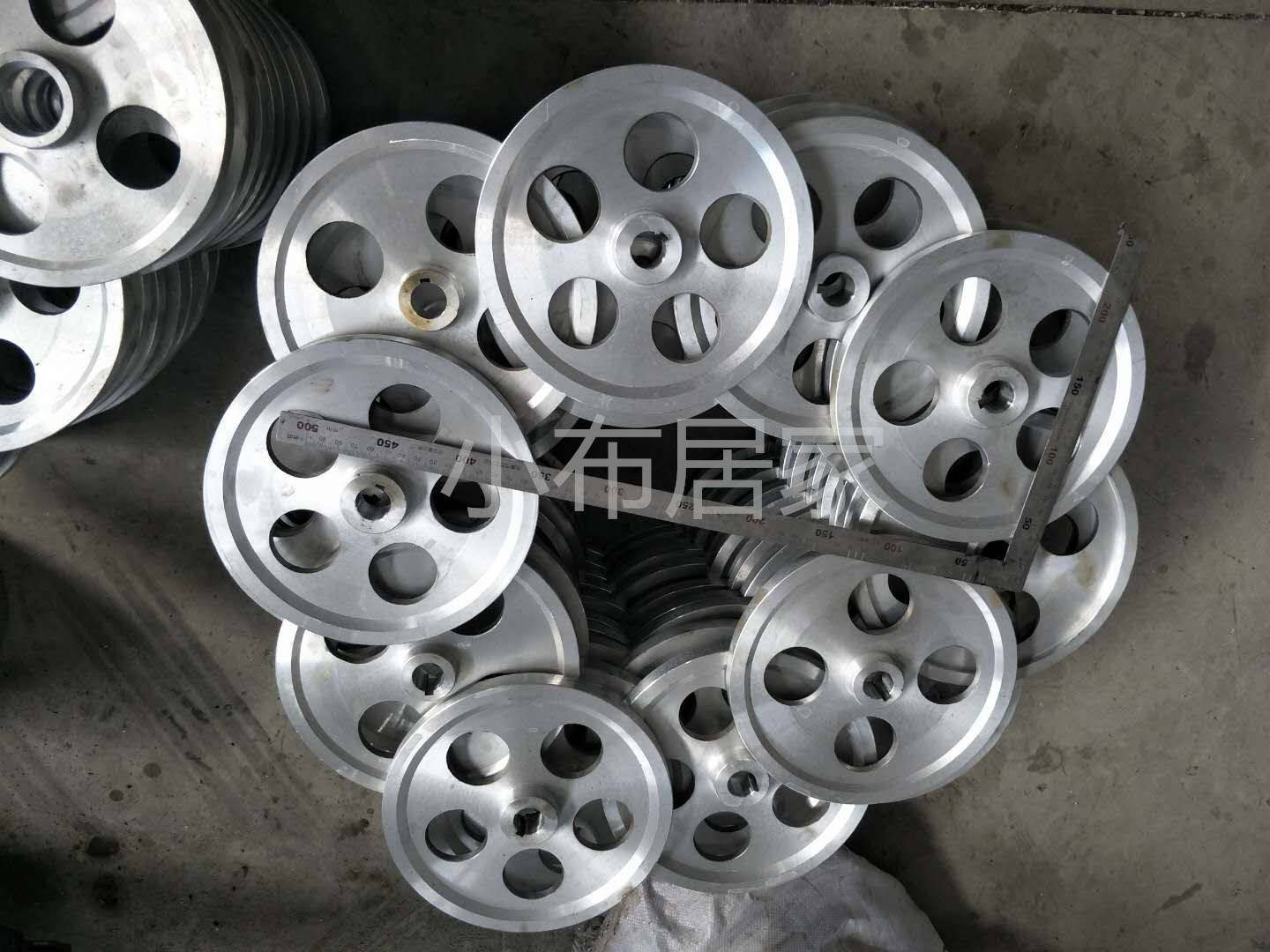 250锯骨机上下轮子四五孔锯骨机配件厂家直销主被动轮切骨机包邮