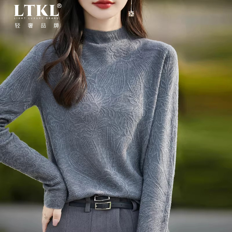 重工雕花长袖针织打底衫女2026新半高领套头精纺薄款保暖毛衣春秋