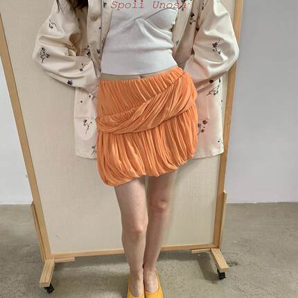 Spoii Unosa原创设计橙色雪纺百褶花苞短半裙