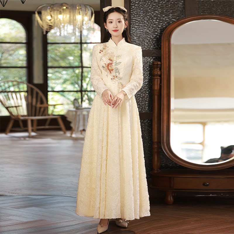 伴娘服女香槟色2023新款冬季长袖中式婚礼姐妹服伴娘团长款礼服裙