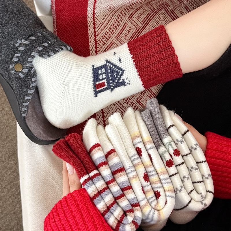 袜子女秋冬日系ins潮中筒袜加厚长筒袜复古甜美卡通袜保暖毛圈袜