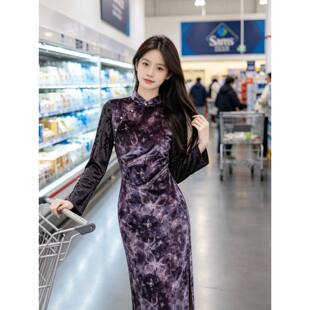 赫本风独特超好看的紫色修身包臀长裙绝美不撞款碎花连衣裙26秋季
