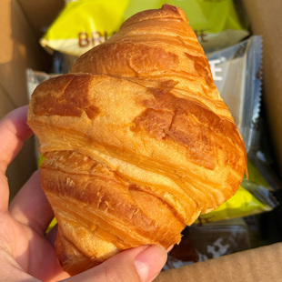 布鲁托碱水牛角面包芝士肉松味夹心糕点学生营养早餐办公室下午茶