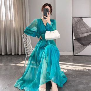 2025年新款春款高端轻奢桔梗法式长裙赫本风蓝色长袖连衣裙子女装