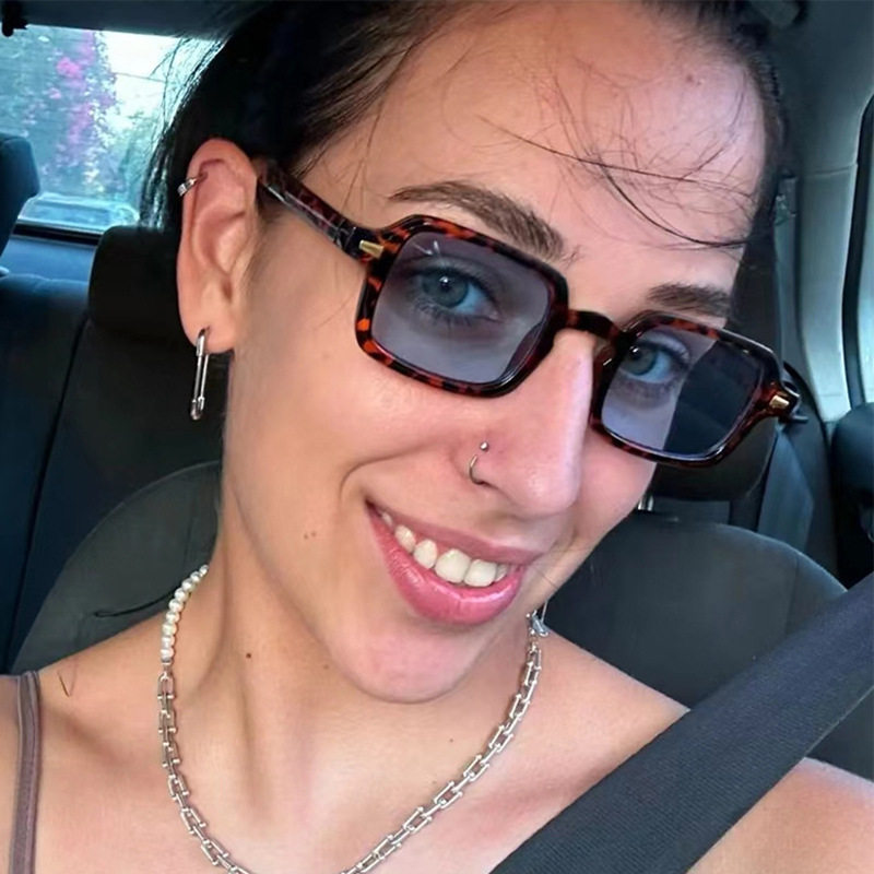 英国coopkoop时尚潮流豹纹色太阳镜女素颜穿搭方形装饰墨镜户外