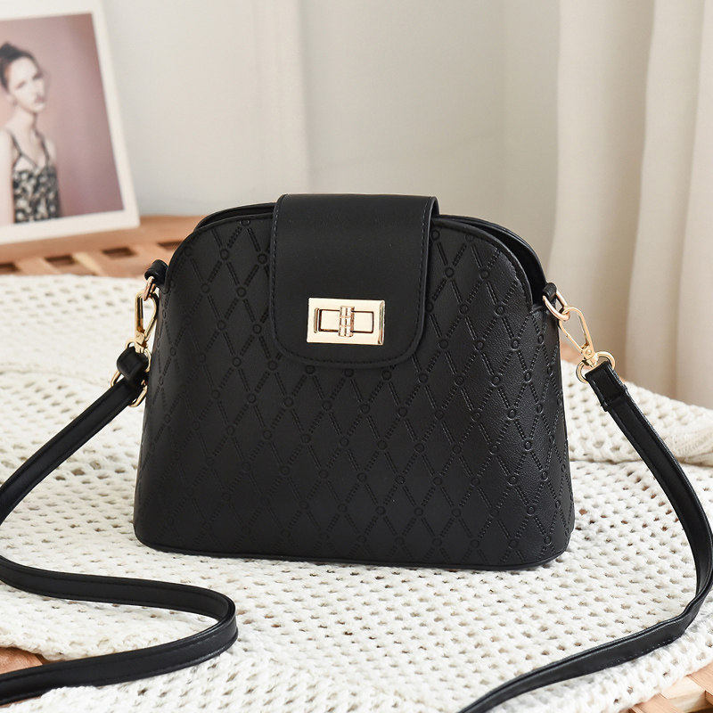上新女包斜挎2023春夏新款格纹单肩包韩版休闲贝壳包潮流小包包