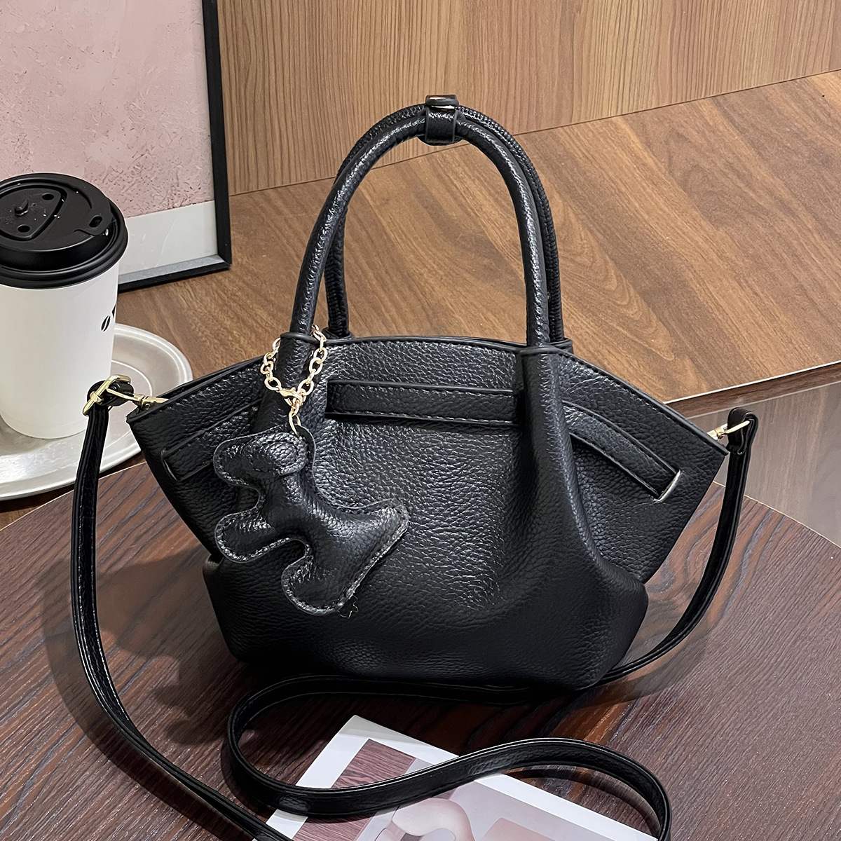 女士包包2025新款时尚百搭高级感纯色简约气质单肩斜挎包饺子包