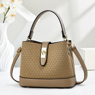 水桶包包女2025新款时尚百搭高级感通勤大容量手提包单肩斜挎包