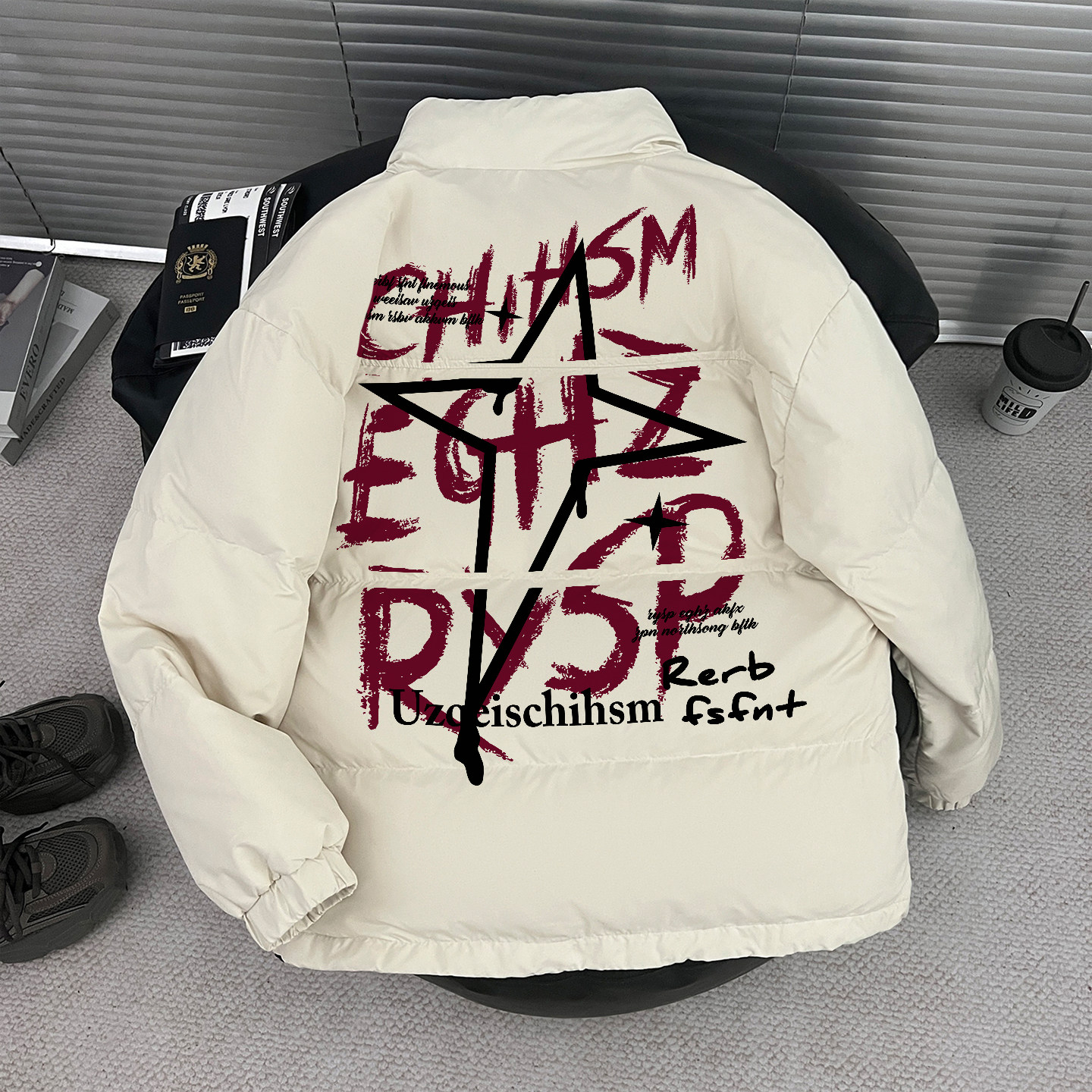 2025冬季美式嘻哈风立领羽绒服男女米白色字母印花小众高级感外套
