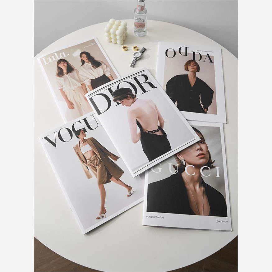 ins网红杂志书本拍照道具英文书摄影背景软装饰卡片欧美封面画册