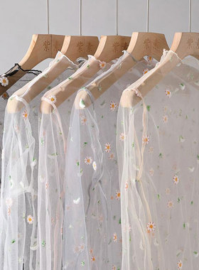 Little daisy embroidered mesh undershirt小雏菊刺绣网纱打底衫