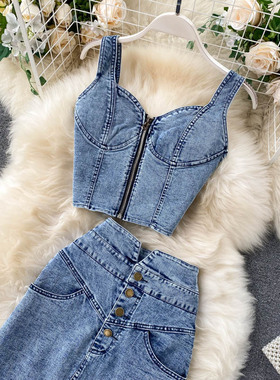 Short strappy vest and denim skirt吊带背心高腰牛仔半身裙套装