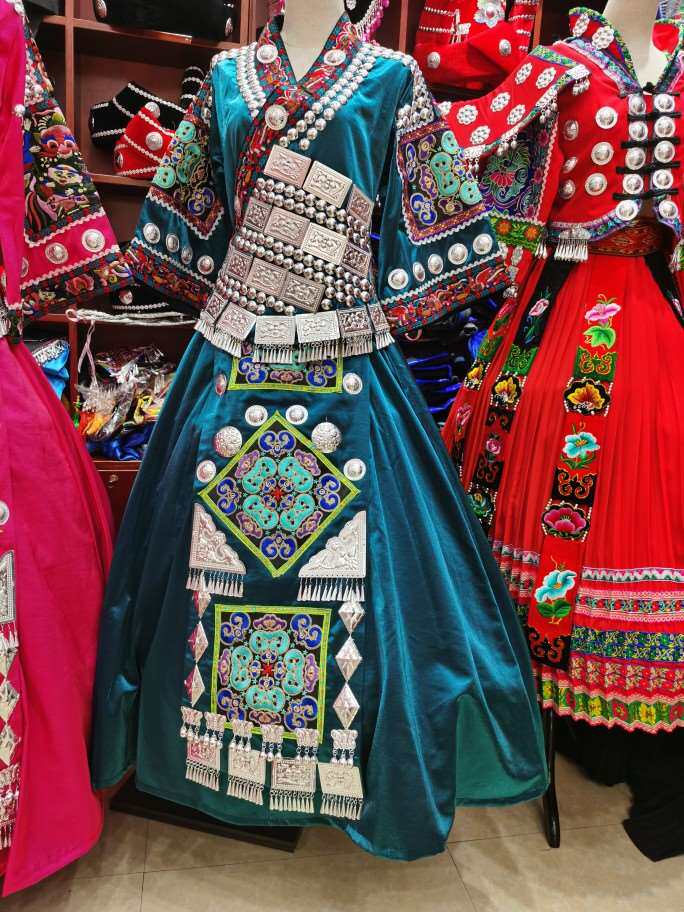 贵州苗族服饰苗银帽子项圈舞台演出服主持人歌手走秀手工盛装新款