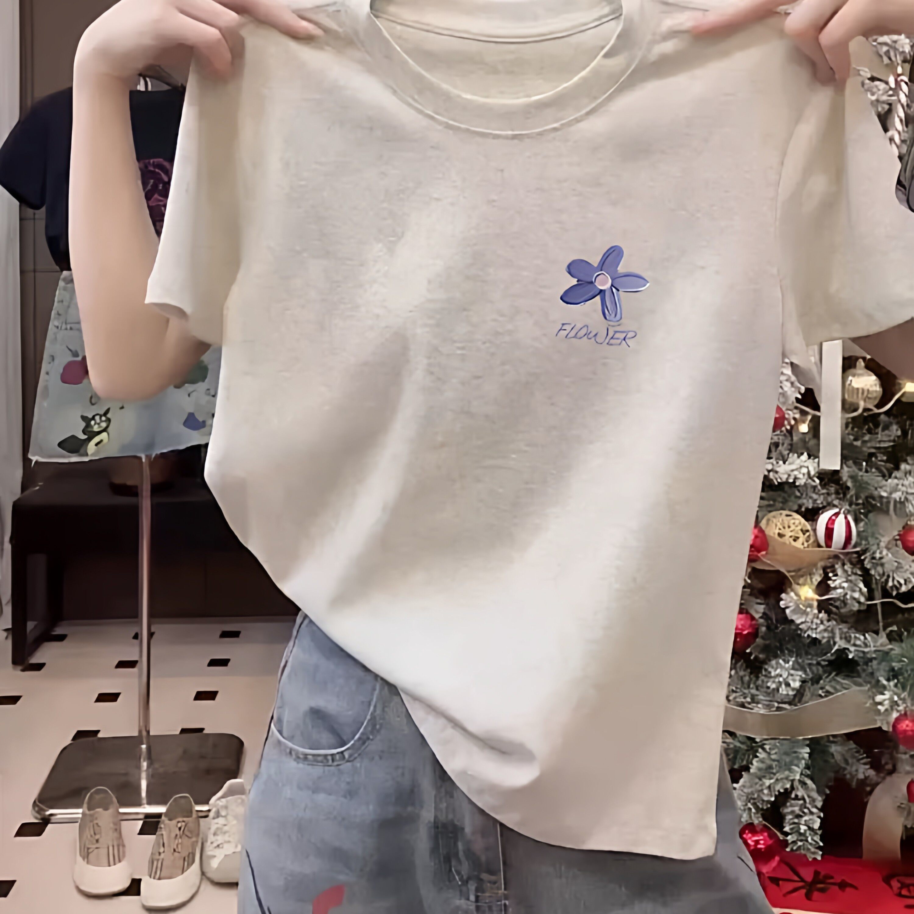 浅灰色正肩短袖t恤女2026夏季新款修身显瘦百搭休闲时尚洋气上衣