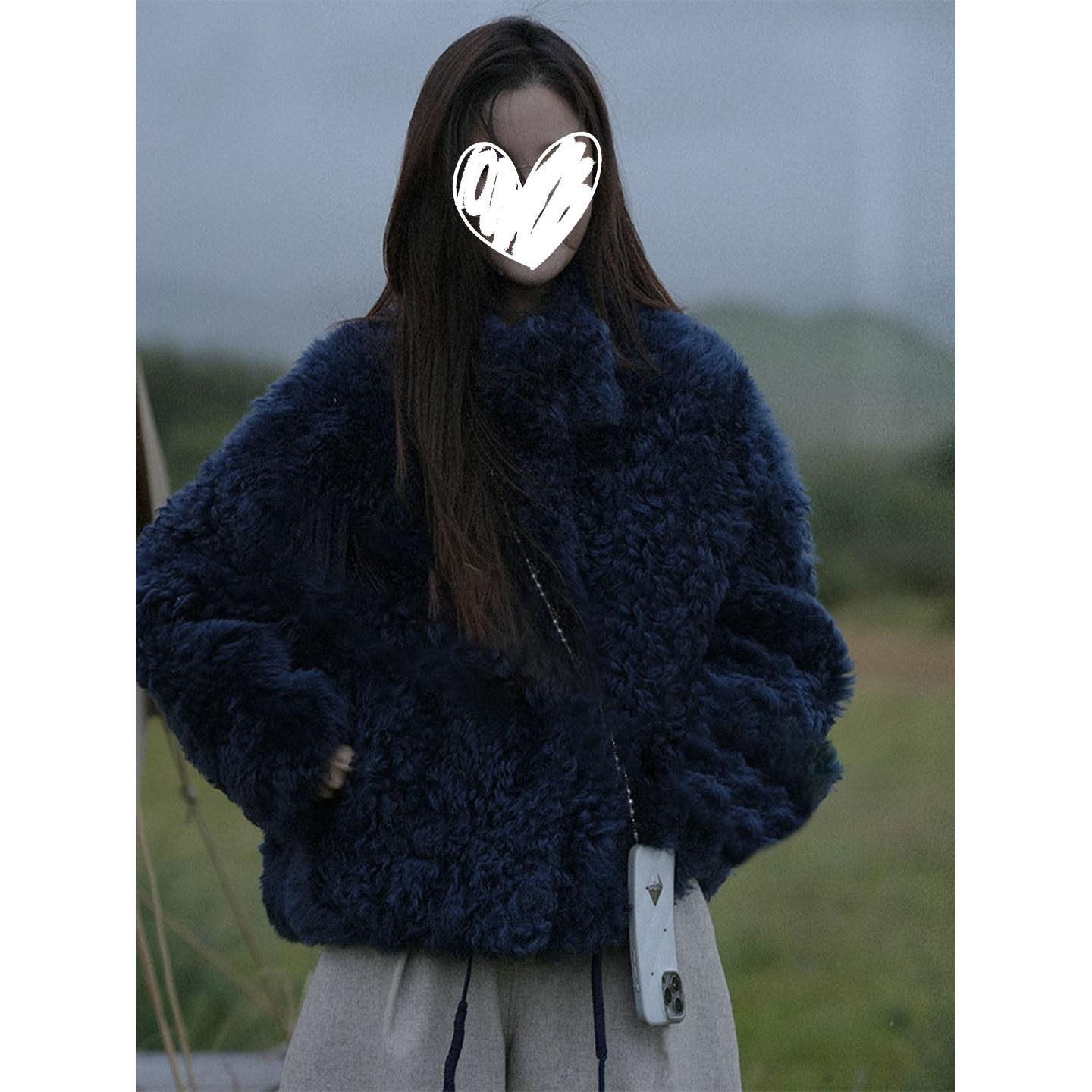 2025年冬季新款藏青色毛绒一体短款长袖上衣女宽松羊毛羔外套上衣