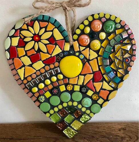 Wall Decor Floral Patterns Heart Shaped Resin Pendant