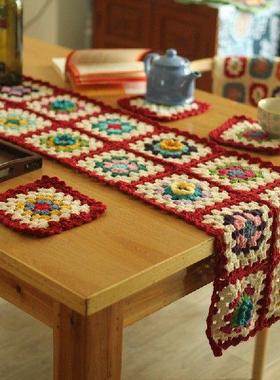 Vintage Crochet floral Table Runner Knitting Coasters