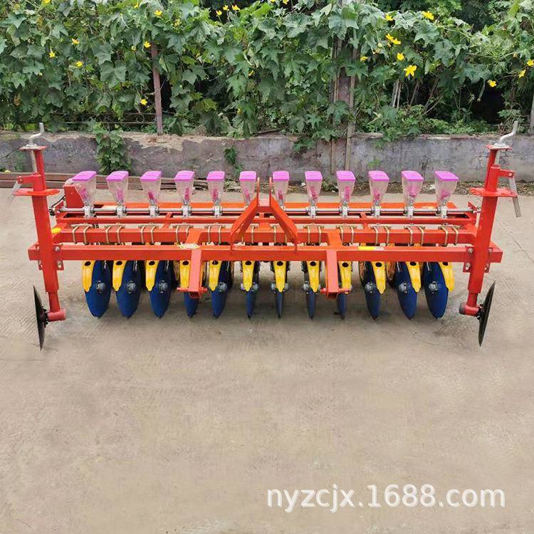 胡萝卜种植机拖拉机带动草种子精播机行距株距可调节操作简单