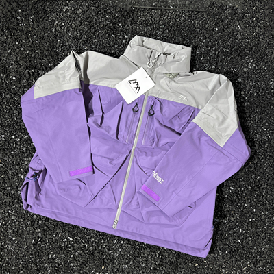 日单原货COMFY CMF GUIDE SHELL COEXIST 多口袋袖子可拆卸冲锋衣