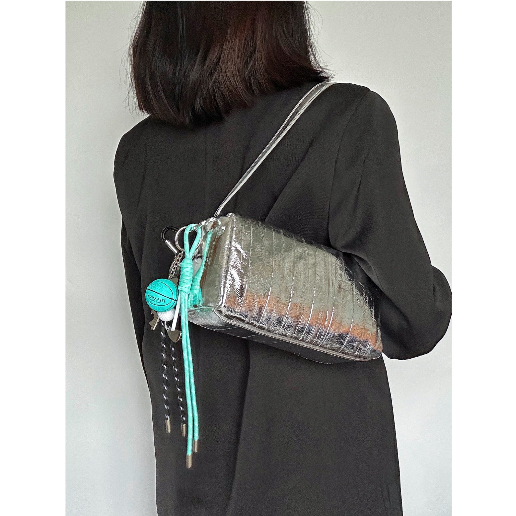 2026春夏法式头层牛皮酒红枕头包保龄球小方包手提腋下单肩斜挎包