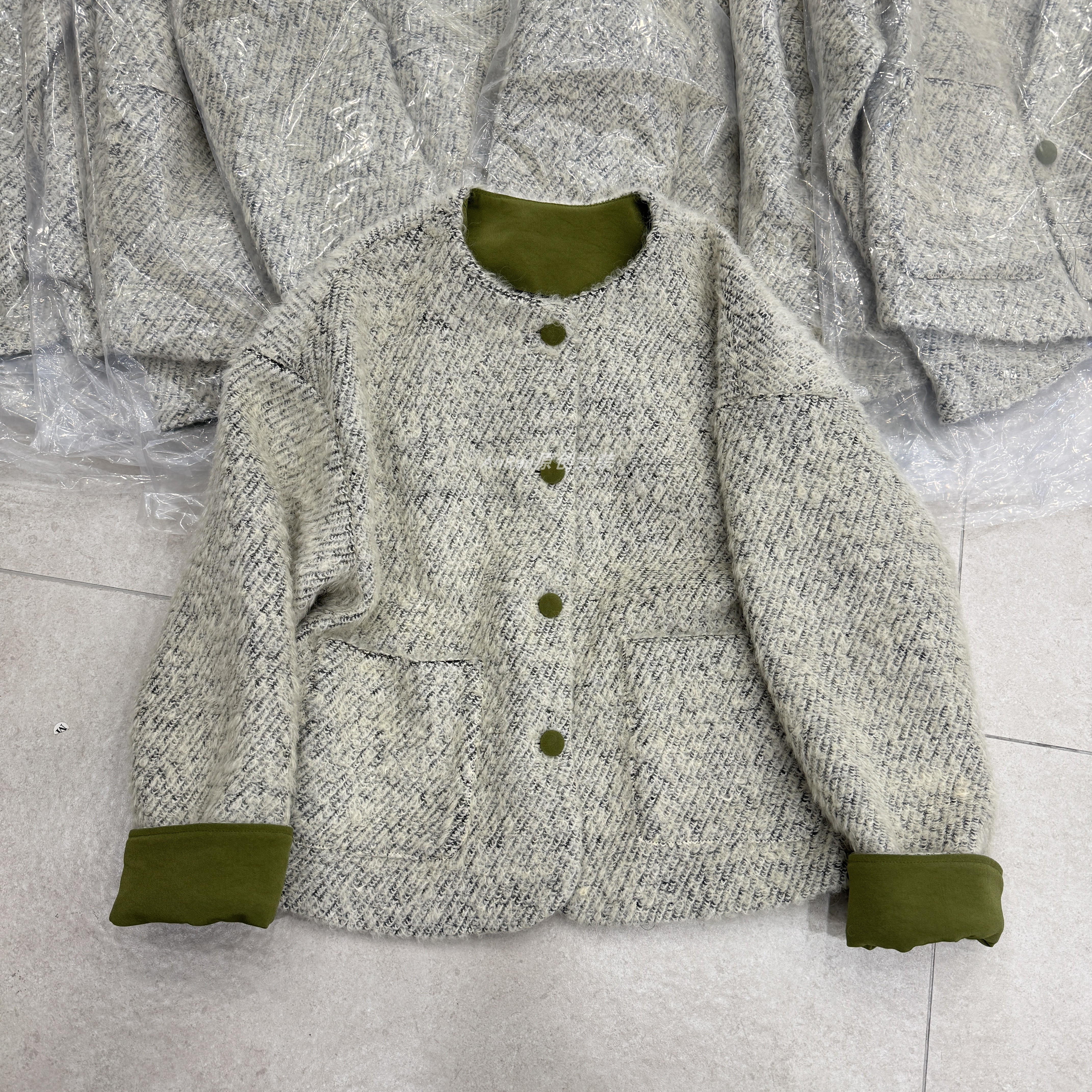 chumo10078秋冬新款简约时尚百搭宽松显瘦短款撞色小香风外套女潮