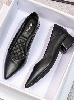 工作鞋女黑色软皮上班久站不累脚工C装百搭单跟粗尖头鞋女软底新