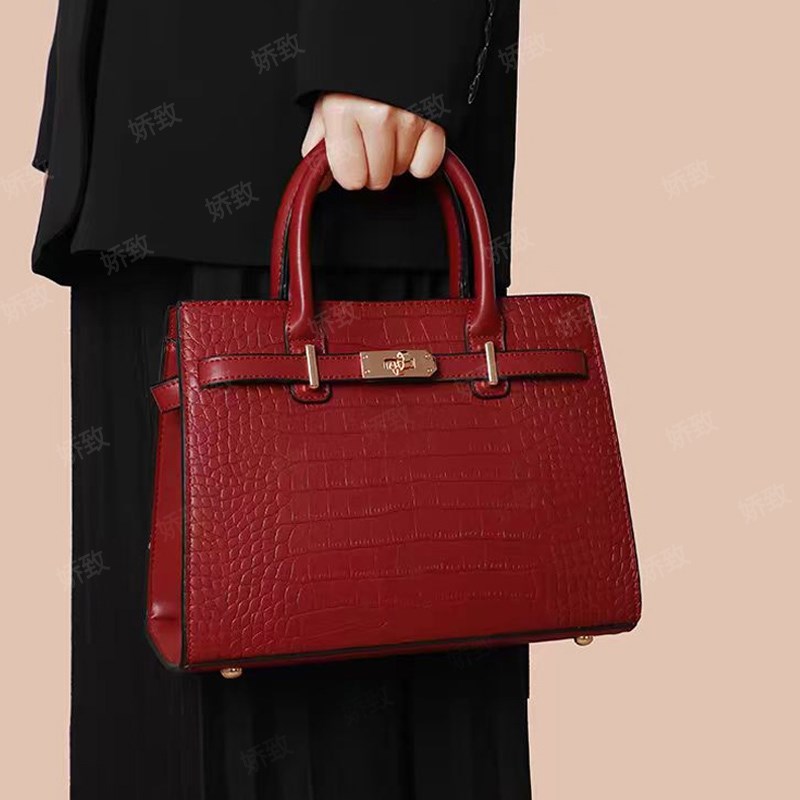 新中式国风斜挎红色包包中年女包妈妈结婚包手提包婆婆母亲节礼物